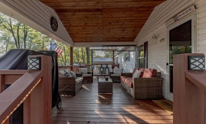 Falls of Rough Casa | Updated Lake Home Steps to Water in "heart" of Rough River! Cozy w/ Firepit!