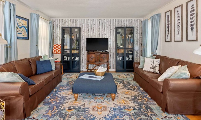Dunsmuir Apartamento | Updated Mountain Home Clawfoot Tub Near Waterfalls