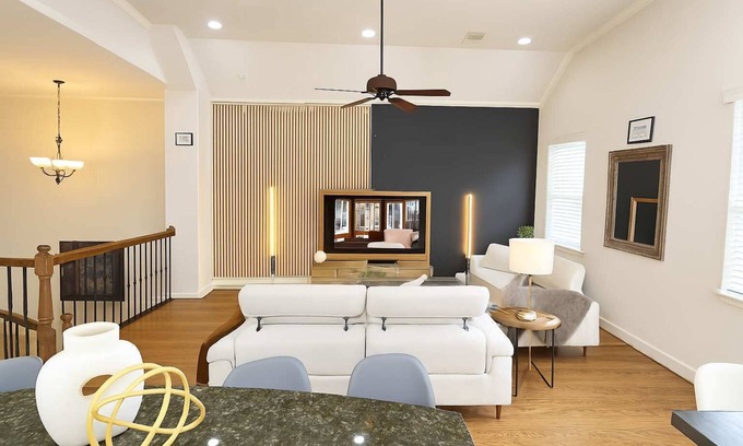 Woodlake - Briar Meadow Casa | Private Jacuzzi | 3 BR Modern Galleria | Sleeps 7