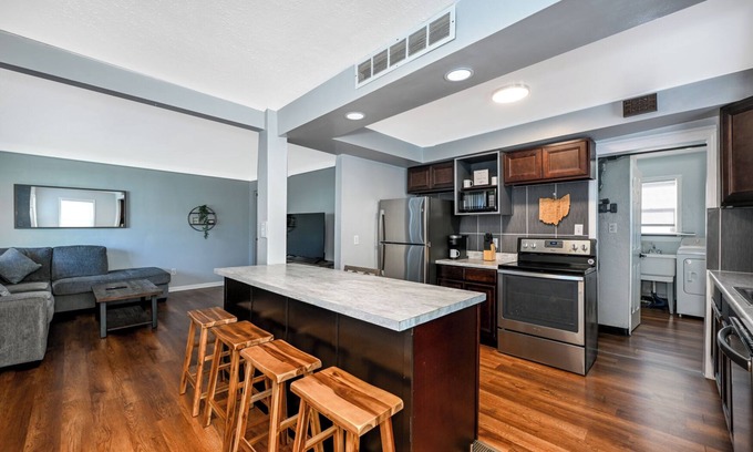 Shaker Heights Casa | Updated Ranch Near Hospitals & Van Aken District