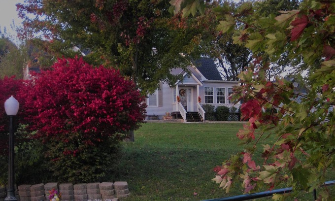 St. Joseph Otro | Updated rooms in Cool Farmhouse!
