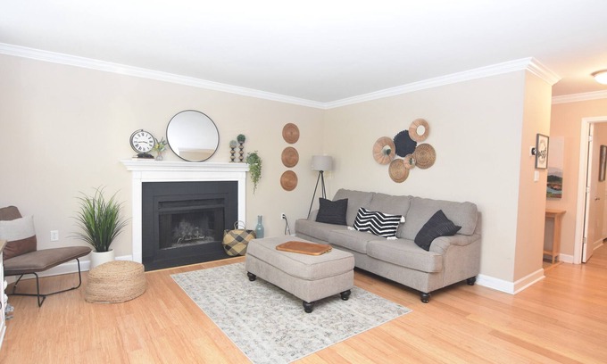 Columbia Casa | Updated Townhome near Downtown Columbia, I-26, Lexington Medical Center