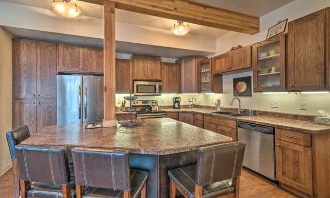 Red Lodge Casa | Updated Townhome with Hot Tub - Walk to Downtown!
