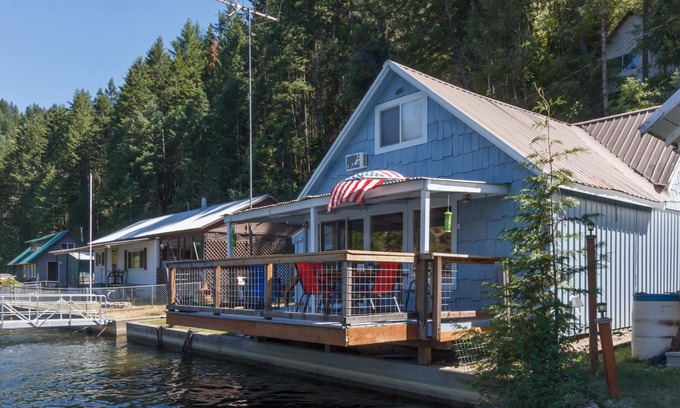 Loon Lake Cabina | Cabaña frente al mar actualizada con gran muelle privado, impresionantes vistas