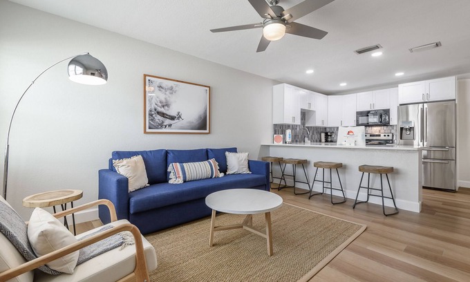 Apollo Beach Condominio | Updated Waterfront Condo in Apollo Beach 1572