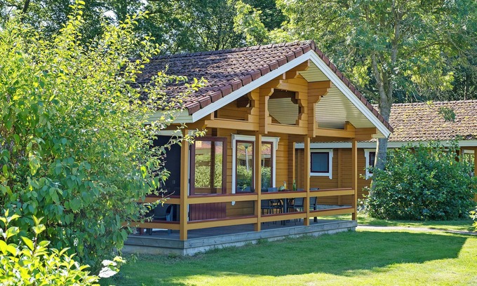 Municipality of Hardenberg Casa | Upgraded 4-person bungalow with dishwasher, washing machine and veranda at park ’t Hooge Holt, near Gramsbergen and playgrounds.
