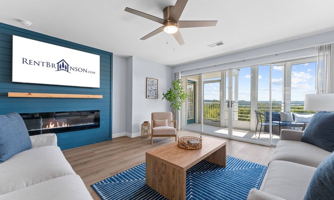 Kimberling City Condominio | Upgraded Condo-Lake Access-Cmty Outdoor Pool, Mini Golf & More-Free Attraction Tickets