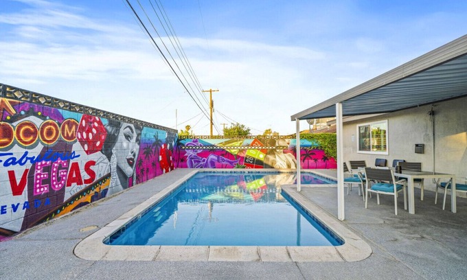 Las Vegas Casa | Upgraded King Beds Pool BBQ Near Strip