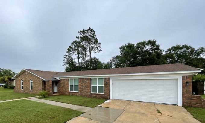 Myrtle Grove Casa | Upgraded Open Floor Plan Home Near NAS Pensacola