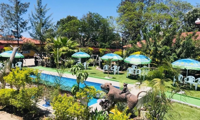 Bulawayo Cabina | uPhondo Lodge