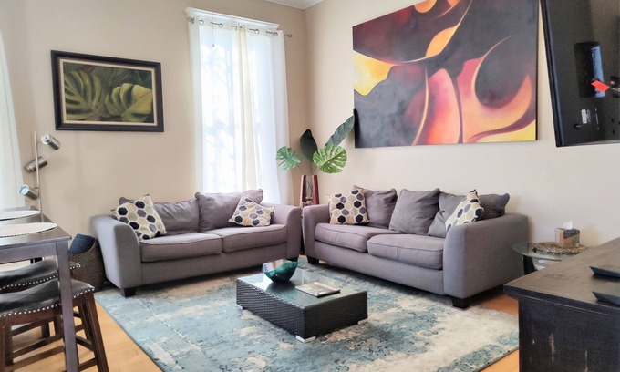 Cuyler - Brownsville Condominio | Upper Deck: Charming Modern 2nd floor 2bdrm condo in Starland area of Savannah.