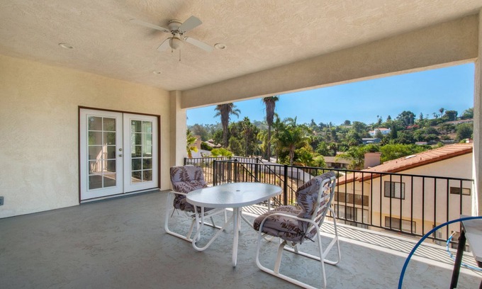 Vista Apartamento | Upper deck entire condo, close to beaches and hospitals- in beautiful Vista CA!