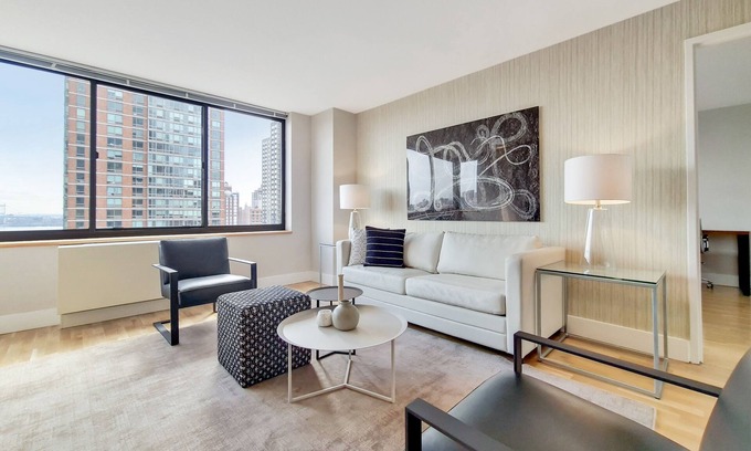 Central Park North Apartamento | Upper East Side Two-Bedroom with Luxury Amenities