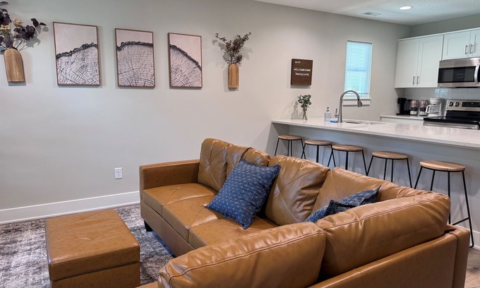 Saint Marys Allen County Casa | Upper Fort Flat - Sleep 8 with Balcony Views