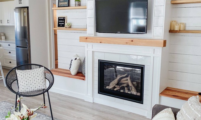 Gibsons Apartamento | GIBSONS 1 BR garden suite, quiet, centrally located
