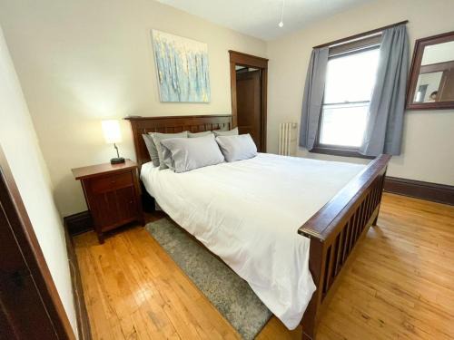 Longfellow Apartamento | Upper Level Historic Duplex