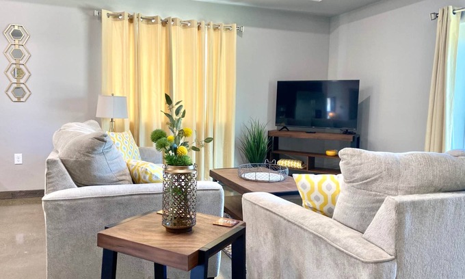 Gateway Casa | Upper Mesa Villa #2, Glacier Suites - Upper Mesa Villa #2