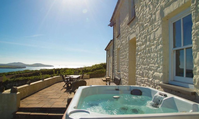 St Brides Casa | Upper Porthmawr - 5 Bedroom Cottage - Whitesands