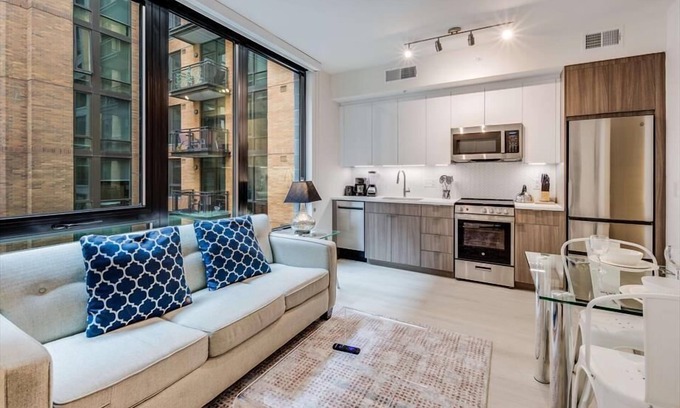 NoMa Hotel | Upscale 1 BR w/ 5 Star Amenities Near Union Market