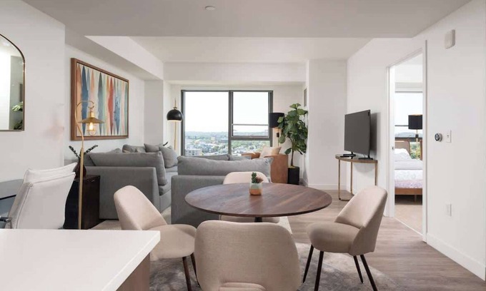 Central Square Apartamento | Upscale 1BR MIT Harvard WiFi Gym W D Parking!