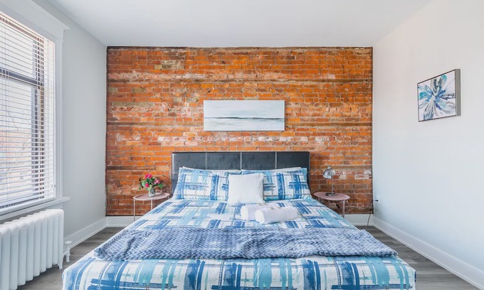 Central Hamilton Apartamento | Upscale 1BR with King Bed - Boutique Apartment - PRIME Location!