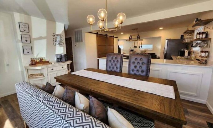 Geistown Casa | Upscale 2 Bed Home near Ind. Park, Shopping, & UPJ