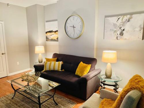 Downtown Baltimore Apartamento | Upscale 2BD/1.5BA townhome mins to JHH & downtown