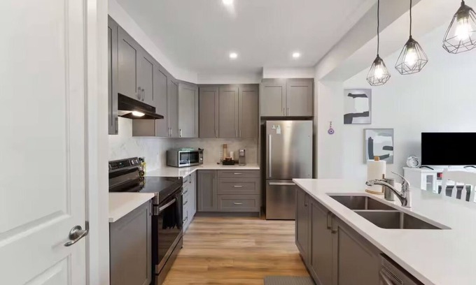 Ottawa Division Casa | Upscale 2BED | Central Barrhaven