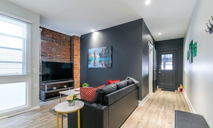 Central Hamilton Apartamento | Upscale 2BR Apt - Prime Location w Netflix