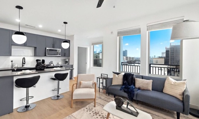 Five Points South Apartamento | Upscale 2BR Near Regions Field + Park