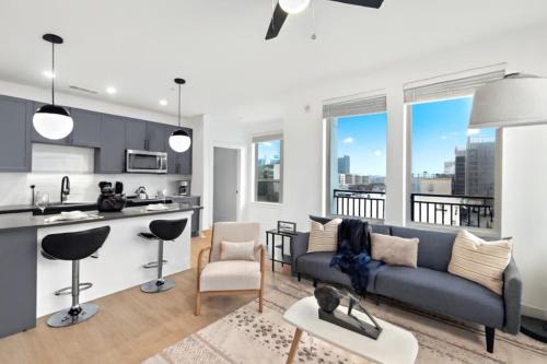 Five Points South Apartamento | Upscale 2BR Near Regions Field n Park