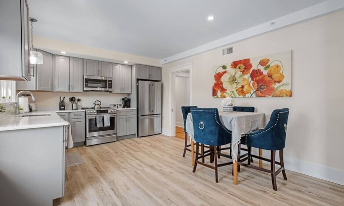 Worcester Apartamento | Upscale 4 Bedroom Condo w King Bed Suite
