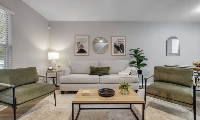 Griffin Heights Casa | Upscale 4BR/3BA Townhome - Walk to FSU Stadium