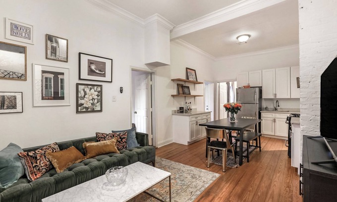 Irish Channel Casa | Upscale 4BR Uptown Home - Steps to Magazine Street - 10 mins to French Quarter