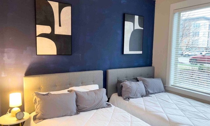 Charlotte Apartamento | Upscale & Airy 2 Bed Suite—In Waverly!