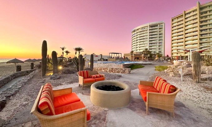 Puerto Peñasco Casa | Upscale Beachfront Condo with Tub and Private Beach