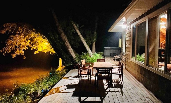 Mayfield Casa | Upscale Boardman River! Hot Tub! Fireplace!