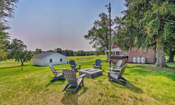 Taneytown Casa | Upscale Country Home with Fire Pit in Taneytown!