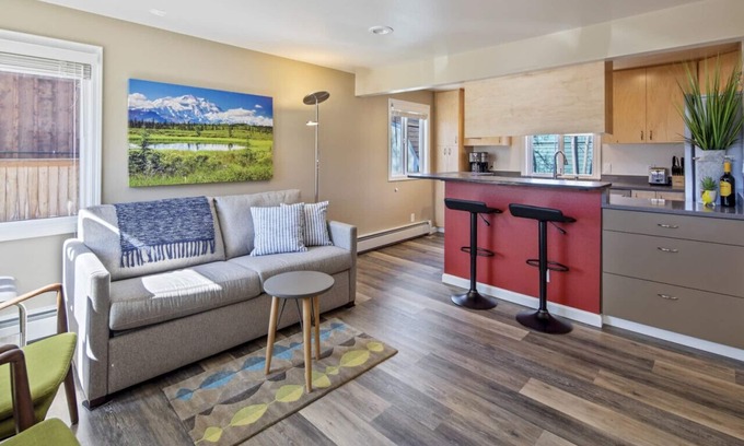 North Star Casa | Upscale Downtown Bungalow Sleeps 4