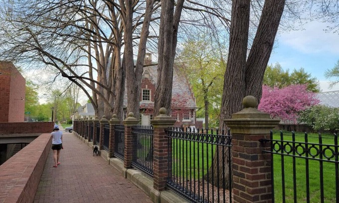 Columbus Apartamento | Upscale Downtown Studio w/ Private Deck, Full Kitchen, No Stairs