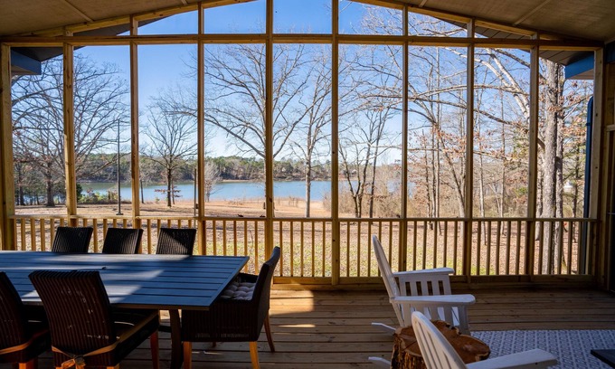 Greers Ferry Casa | Upscale Greers Ferry Lakefront Home with Amazing Views!