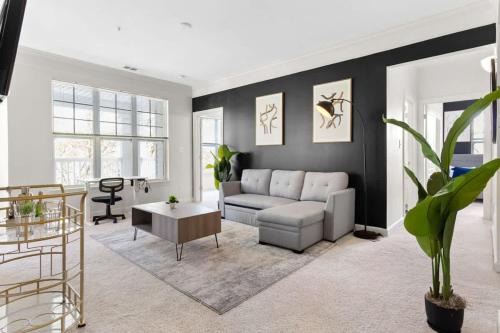 Cary Apartamento | Upscale King 2BR Suite Mins Downtown Raleigh