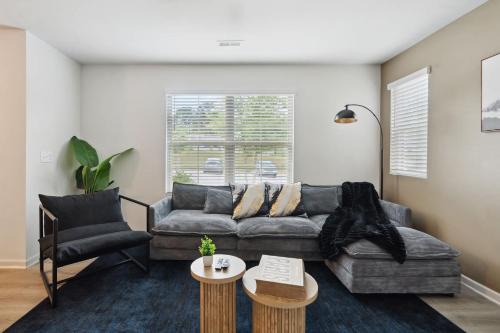 Southwest Raleigh Casa | Upscale King 3BR Townhouse Mins to Cary & NC State