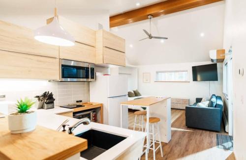 Kensington Apartamento | Upscale Laneway Loft Near Downtown AC WiFi