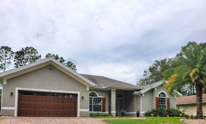 Indian Trails Casa | Upscale Palm Coast Home w/ Pool: 7 Mi to Beaches!