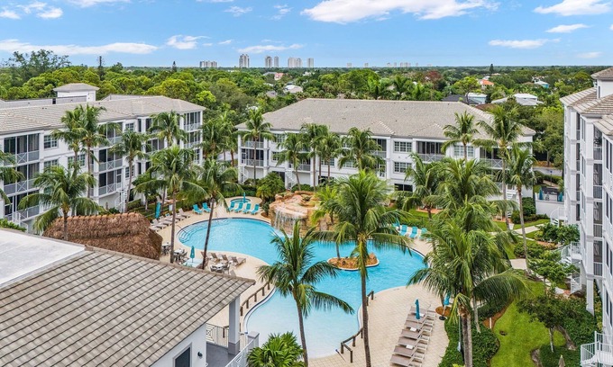 Bonita Shores Condominio | Upscale Penthouse-2-bedroom in beautiful Bonita Springs. Skyline views!