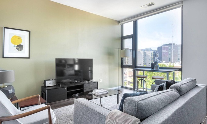 Shaw Apartamento | Upscale Shaw Jr 1BR w/ Gym & Pool, nr Entertainment, by Blueground