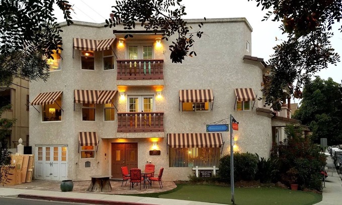 Avalon Villa | Hermosa, exclusiva, espaciosa y nueva de 2 habitaciones 2. 5 baños, villa de 3 pisos. Capacidad para 4 personas.