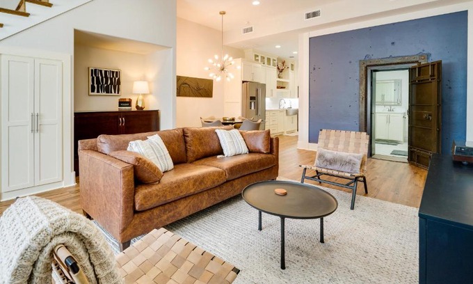 Texarkana Casa | Upscale Texarkana Townhome, Walk to Downtown!