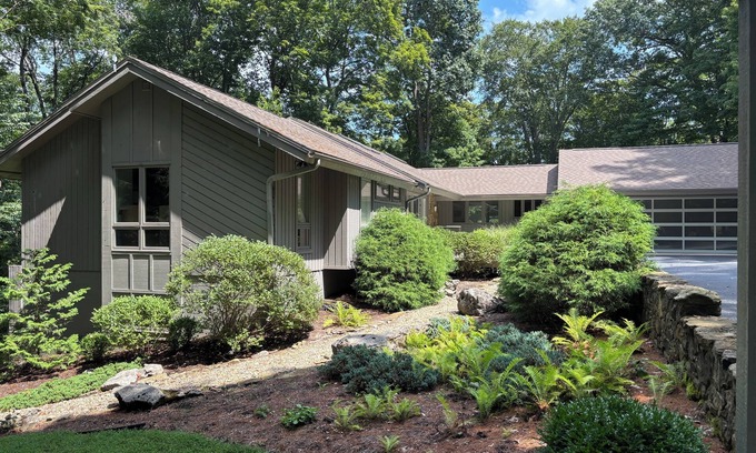 Bloomington Casa | Upscale Wooded Retreat, Close to IU & East Side